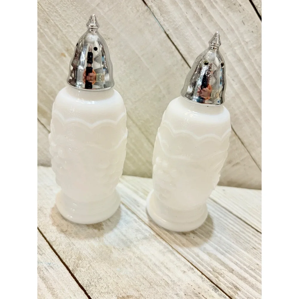 Vintage Milk Glass Salt and Pepper Shakers Grape Harvest Pattern‎ White